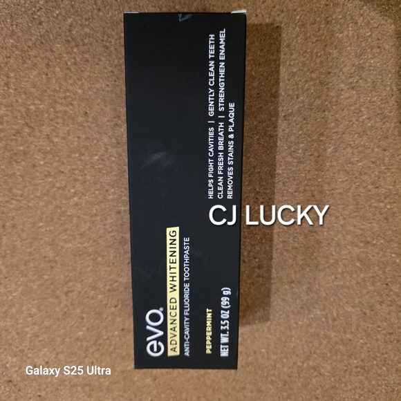 Advanced Whitening Toothpaste - Black - Picture 3 of 4